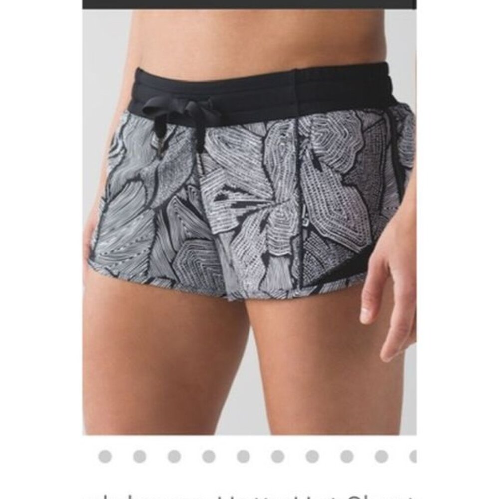 EUC Lululemon Hotty Hot Shorts